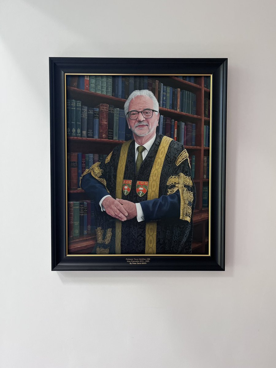 peterdavis_art's tweet image. 2/2 The portrait now forms part of the Keele University Art Collection and will reside permanently in Keele Hall, the University’s historic mansion on campus.