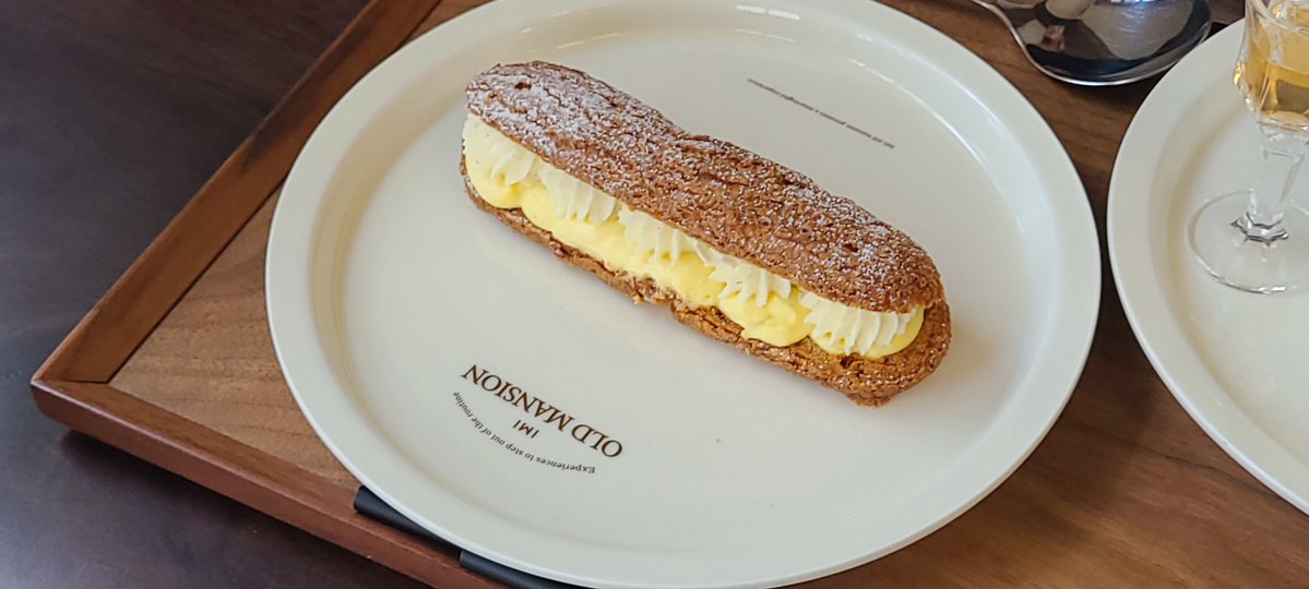 sweetsalt_magic's tweet image. 연남동
이미양과자

바닐라 에끌레어 (₩4,500)