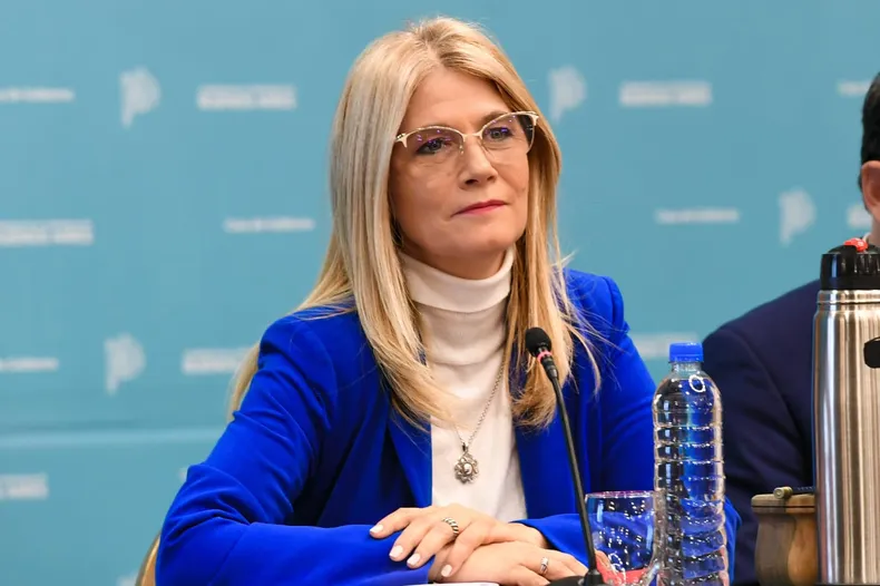 MatiMow's tweet image. Hay candidatos de Fuerza Patria.
Gabriel Katopodis encabeza la primera sección.
Verónica Magario encabeza la tercera.