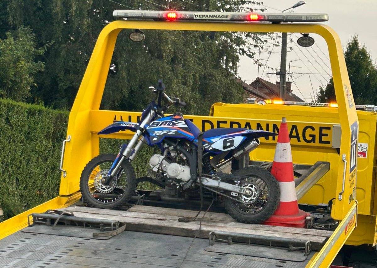 PoliceNat59's tweet image. #ContreLesRodéos | À #Hornaing, suite à plusieurs plaintes, les policiers de #Douai sont intervenus. Sur place, une moto est repérée : conducteur, sans permis ni assurance. Une interpellation.
Signalez sur : masecurite.interieur.gouv.fr
📞 En cas d'urgence, appelez le 17