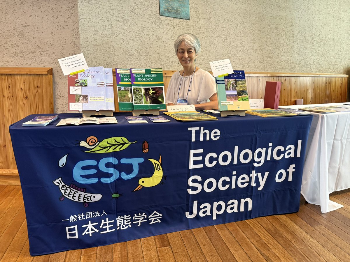 ESJ President Kaoru Kitajima visited our booth at EAFES😊
<a href="/esjoffice/">日本生態学会</a> #eafes2025
