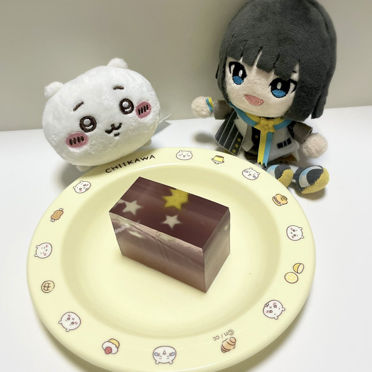 やっとゆっくりできるタイミング見つけたから楽しみにとっておいた七夕羊羹！
涼しげで可愛いしとっても美味しかった〜💫.*･ﾟ