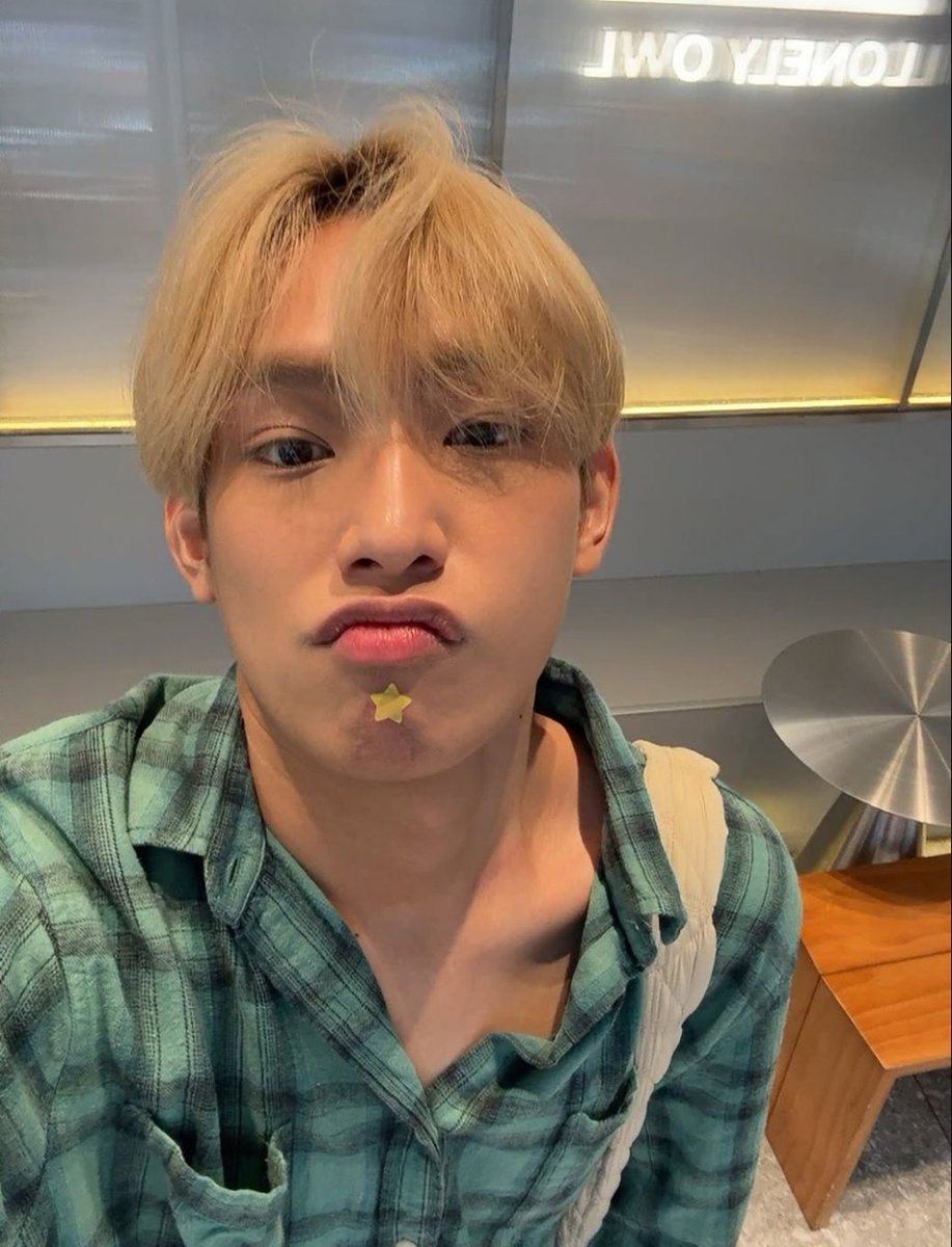 axl pics tweet media