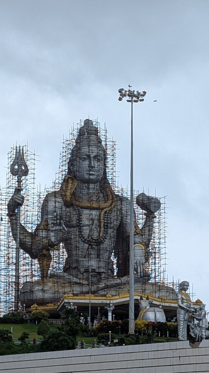 Shiv hi satya hai!
Om Namah Shivay 🙏
#MurdeshwarShivaTemple