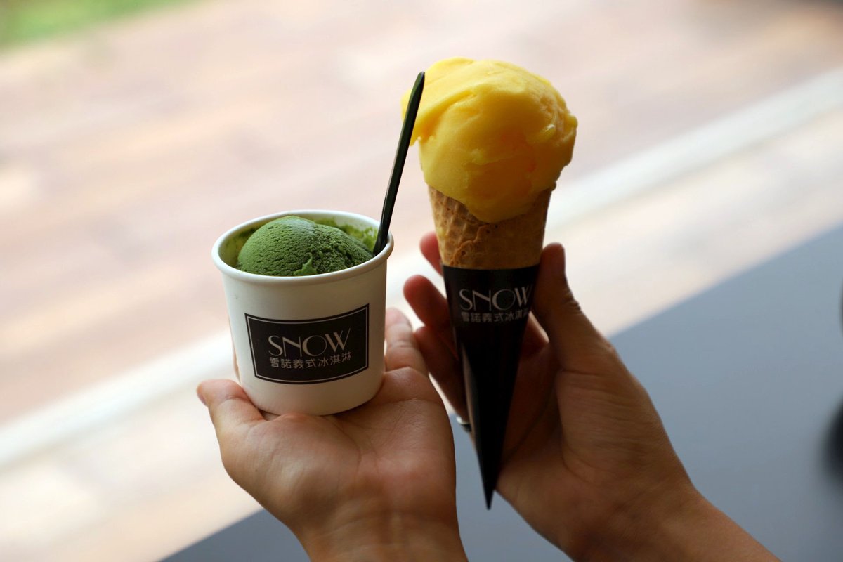KaohsiungCity's tweet photo. On #InternationalIceCreamDay, let's eat ice cream! 🍨
It's sooo hot!
Look at those colorful and enticing colors, and the drooling variety of flavors! That icy coolness will instantly chase away the heat.
This special day is the perfect excuse to enjoy one scoop after another! 😋 https://t.co/LdPW0toefU