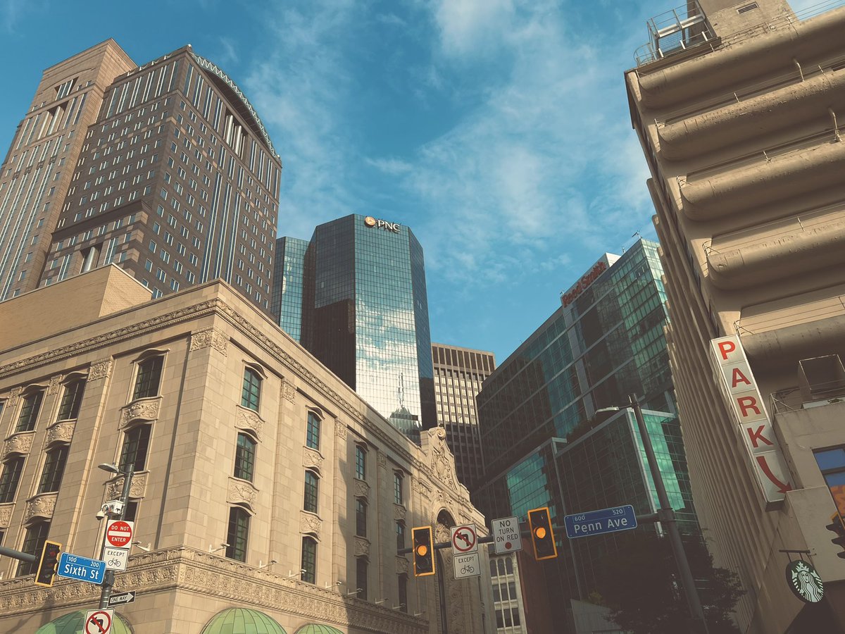 NoEngrishPlease's tweet image. Uber driver: “People in Pittsburgh gatekeep how beautiful it is so no one moves here.”

I get why now.