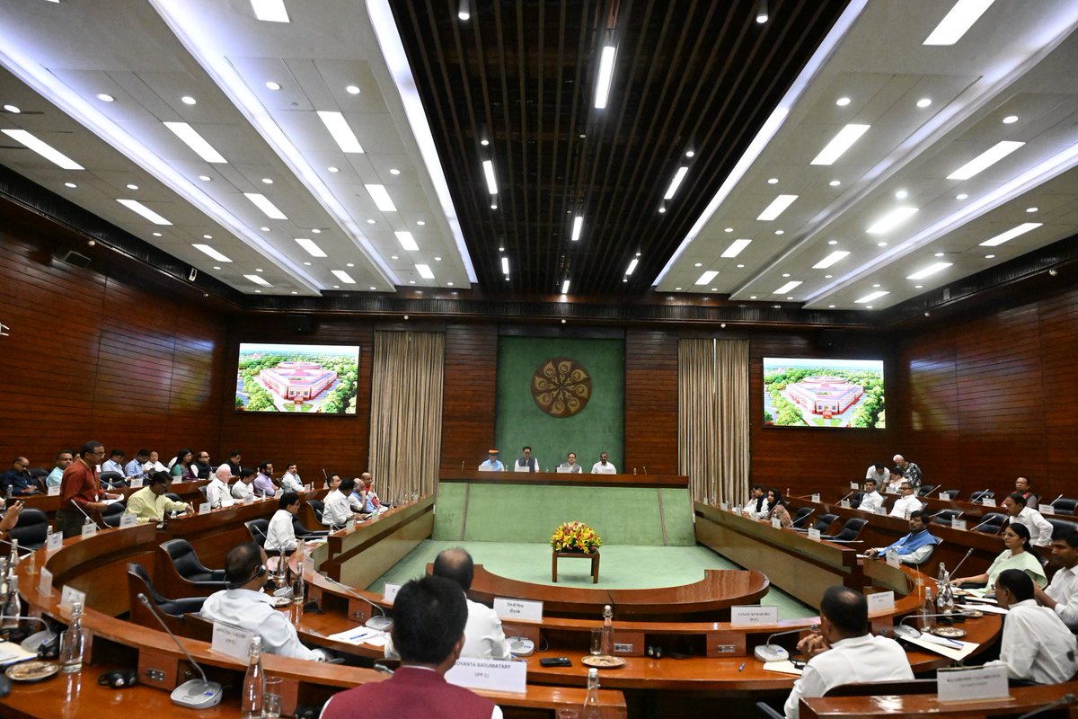 Sushil_Verma9's tweet image. BJP President JP Nadda with Parliamentary affairs Minister Kiren Rijiju, Arjunram Meghwal and L. Murugan seen during All Party Metting on the Eve of Monsoon session of Parliament House, in New Delhi on Sunday @THNewDelhi