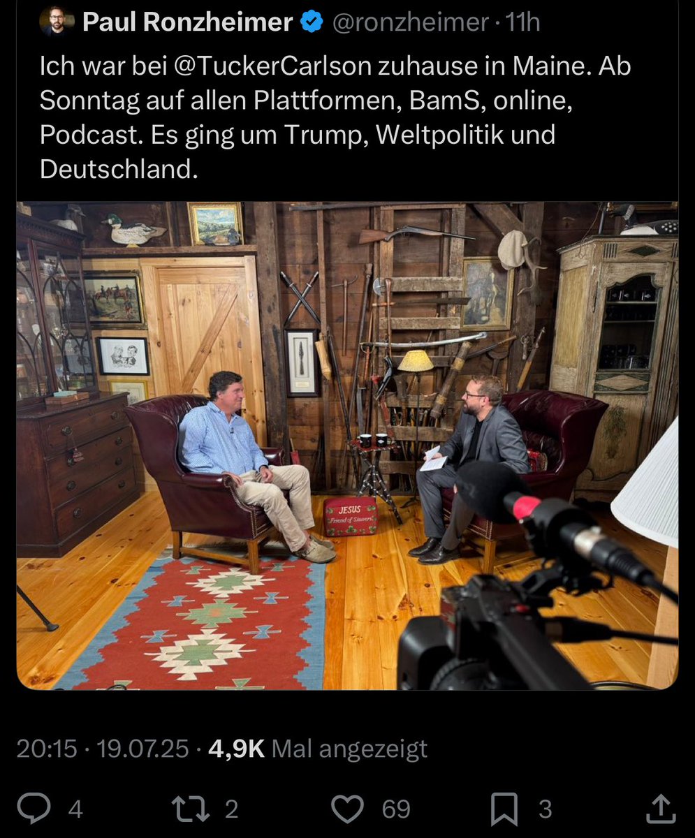 AltWriteWegner's tweet image. Was war zuerst: Der Beginn von Tuckers »Bitte-weniger-Israelskepsis«-Arc – oder der Schulterschluß mit den Hampeln von Axel Springer? 😂