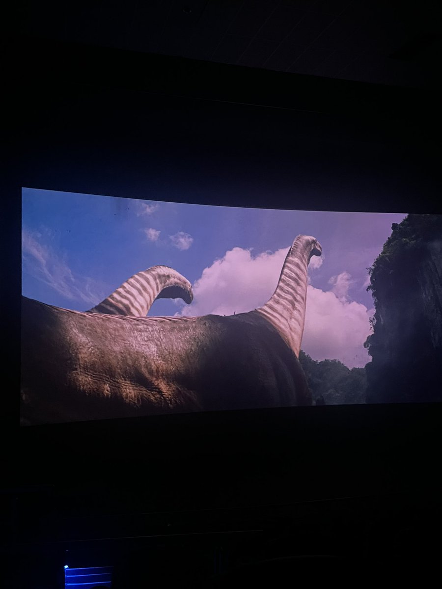 yahir_101's tweet photo. Hoy tocó una película jurásica, 7 de 10 por que los niños que van al cine a hablar me estresaron 

@Cinepolis más vale me den mi AUDI https://t.co/Vpsx5eWxcx