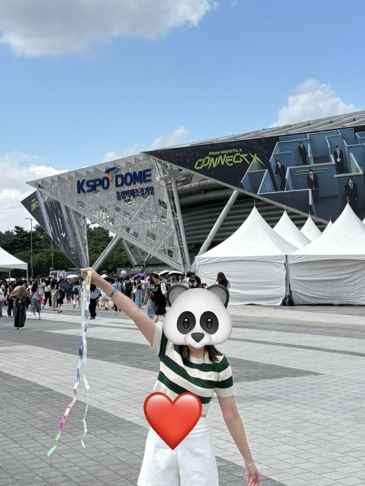 sharehyungwon's tweet photo. 리본의 정체는 바로! 🎀
몬스타엑스 콘서트 &amp; 팬콘의 팔찌! 
이제 시작이니까 앞으로도 잘 부탁해💛

#몬스타엑스 #MONSTAX #MONSTA_X
#MONSTAX_CONNECTX
#CONNECTX0720

@OfficialMONSTAX https://t.co/WwoMM3CckF