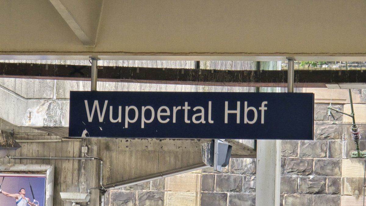 Good morning from Wuppertal. Time to depart and head for Cologne.