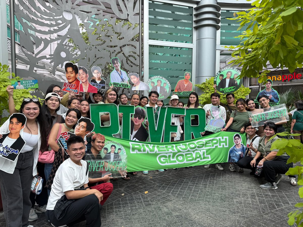 TeamRiverTrends's tweet photo. Full force ang River Joseph Global para ipakita ang suporta nila ngayon sa All Star Games! 💚

Can’t wait to watch you play basketball live @iamriverjoseph! Galingan mo. 🤗 https://t.co/mdyAN9IAaf