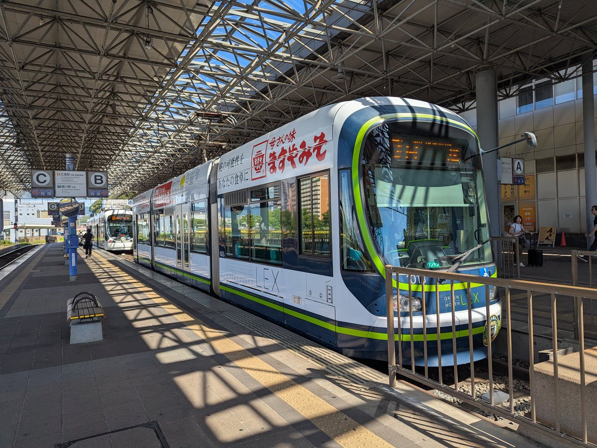 gucchi_811's tweet image. B奥留置車が珍しくLEX。