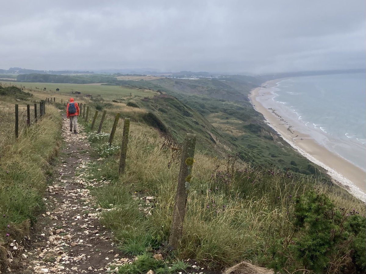 doristhehat's tweet image. Good morning everyone wishing you a lovely day 馃榾heading down to the beach to paddle in the sea towards Filey. Yesterday鈥檚 wet though wonderful walking from Bempton 馃挌