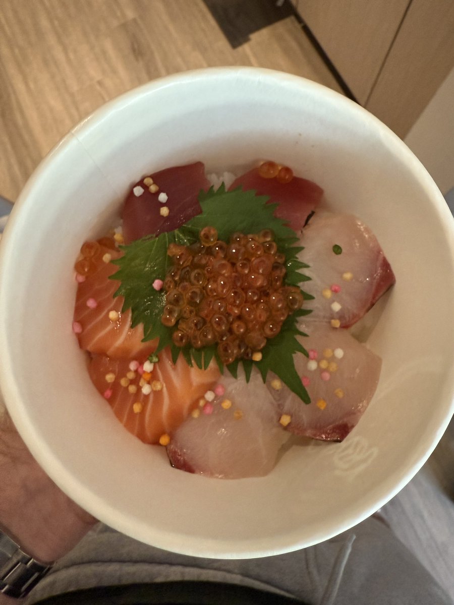 Molson_Hart's tweet image. “Yes please drizzle some fruit loops on my $23 chirashi sushi bowl”