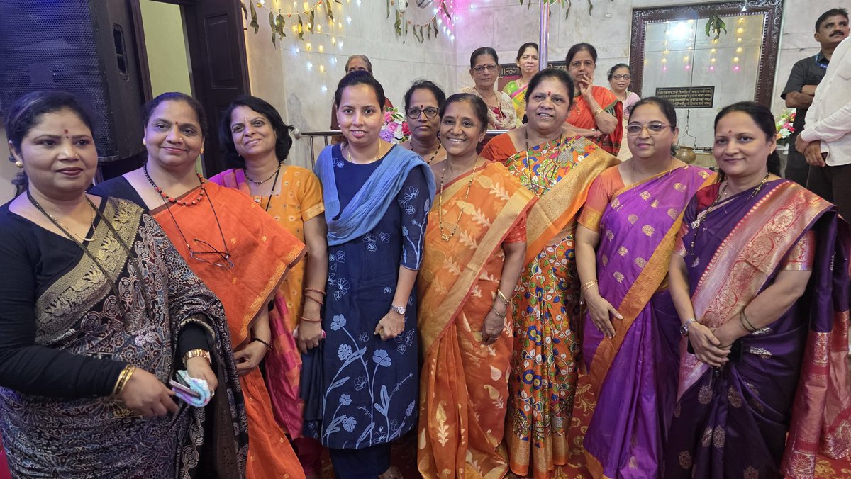 iAditiTatkare's tweet image. श्री धावीर महाराज नामसप्ताह दर्शन
रोहा येथील ओंकारेश्वर मंदिरात शतकोत्तर रौप्य महोत्सवी वर्षानिमित्त ब्राम्हण मंडळ, रोहा तर्फे आयोजित श्री धावीर महाराज नामसप्ताहात मनोभावे उपस्थित राहून दर्शनाचा लाभ घेतला.या पावन प्रसंगी ब्राम्हण मंडळाचे सर्व मान्यवर पदाधिकारी, कार्यकारिणी…