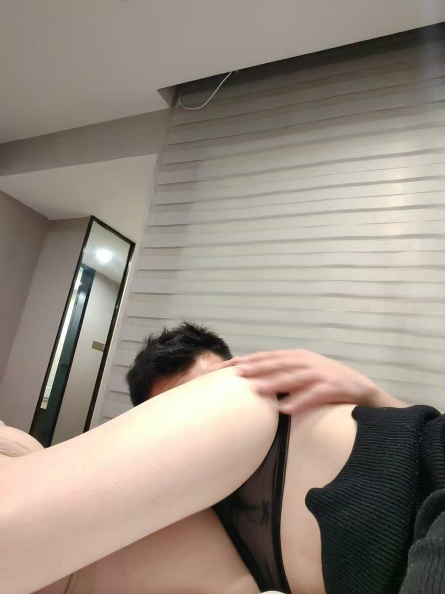 其实很多女人都不想谈论到年纪，但我觉得没什么好避讳的，只要心态年轻向往新鲜感，身体也会越来越有魅力

想有人和我一起探索新鲜刺激的事，一起给无聊的生活找寻新的乐趣～ https://t.co/k9E02KEAU5