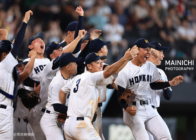 全国高校野球選手権の南北海道大会は決勝があり、#北海 が #札幌日大 を破り、夏の甲子園出場を決めました。
写真特集mainichi.jp/graphs/2025072…