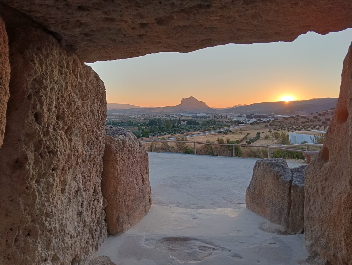 CA_DOLMENESATQ's tweet image. Buenos días desde Menga 🌄
¡Qué salga el sol por Antequera!
#DespiertaConArte @CulturaAND
🕢 07:26 horas