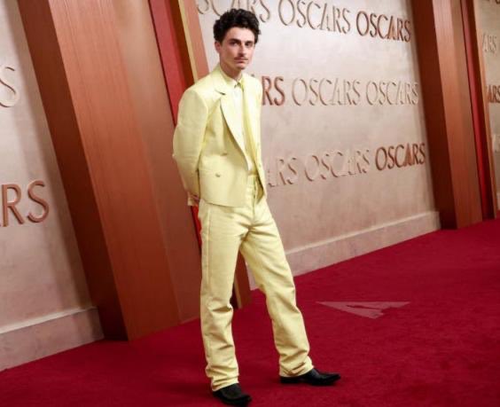 #SabrinaCarpenter has worn this colour dress in several high-profile events

#TimotheeChalamet made a statement by wearing a Givenchy suit in this colour to the Oscars this year

Which colour, also spotted in many celebrities like #Rihanna and #HaileyBeiber

#visualquizwithkmp