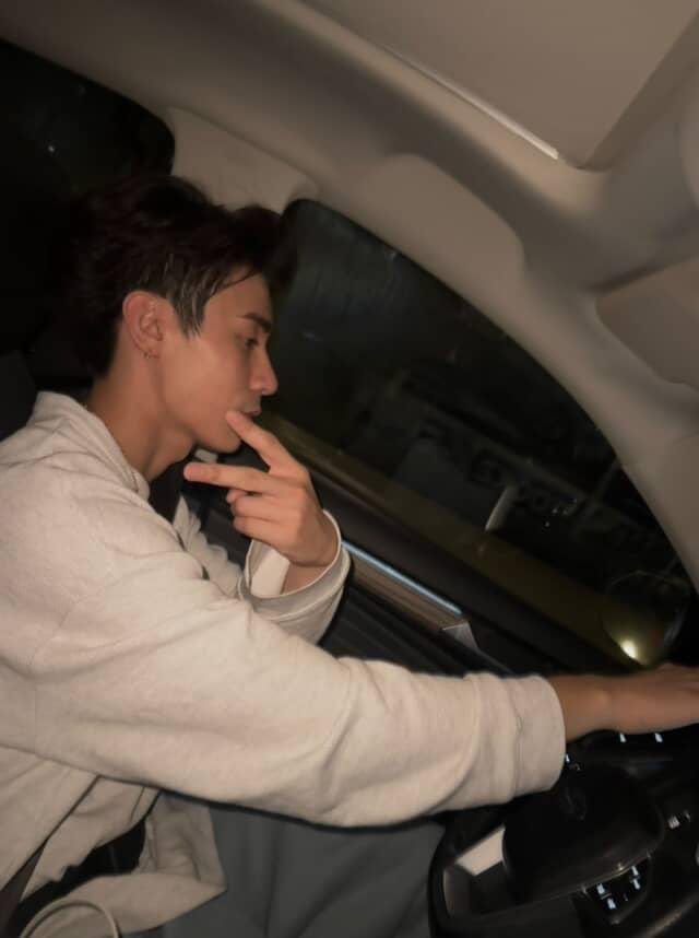 zellereen's tweet image. mika’s finally being babied the way she deserves—gently, consistently, and without having to ask. for once, she’s not the one adjusting, fixing, or making space. she’s being held, chosen, and cared for in return. and yes, she’s finally a passenger princess too.