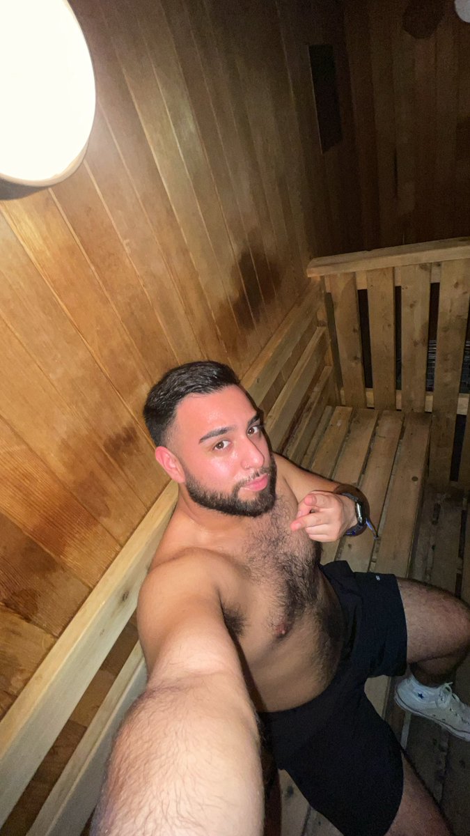 🧖🏽‍♂️
