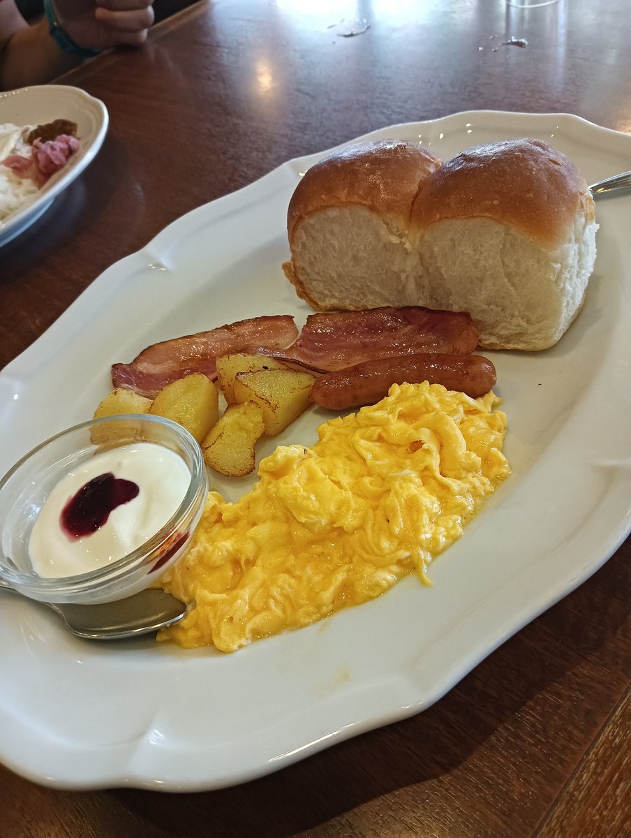 何十年かの念願叶って初めての
ロイヤルホストでモーニング🍞🍳🥓☕