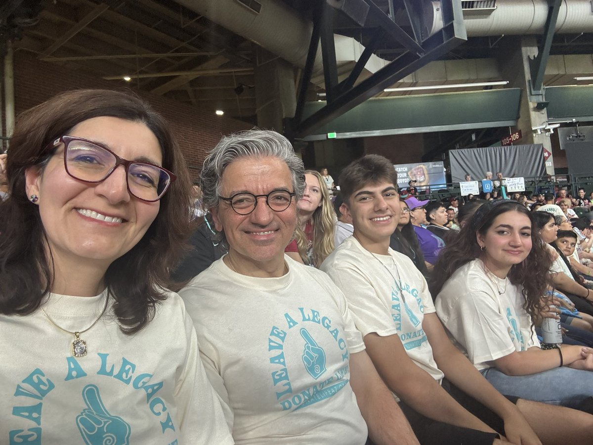 DrZuhdiJasser's tweet image. The Jassers joined the amazing team at #DonorNetworkofAZ @DonateLifeAZ today to remind Arizonans about #theGiftofLife. DonateLifeAZ.com
#GoDBacks!! What an amazing game with the @Dbacks over the @Cardinals 10-1!!