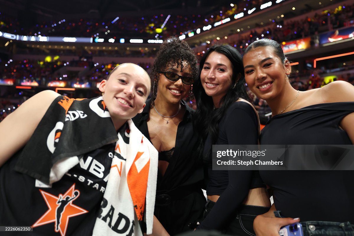 ria✧˖° tweet media