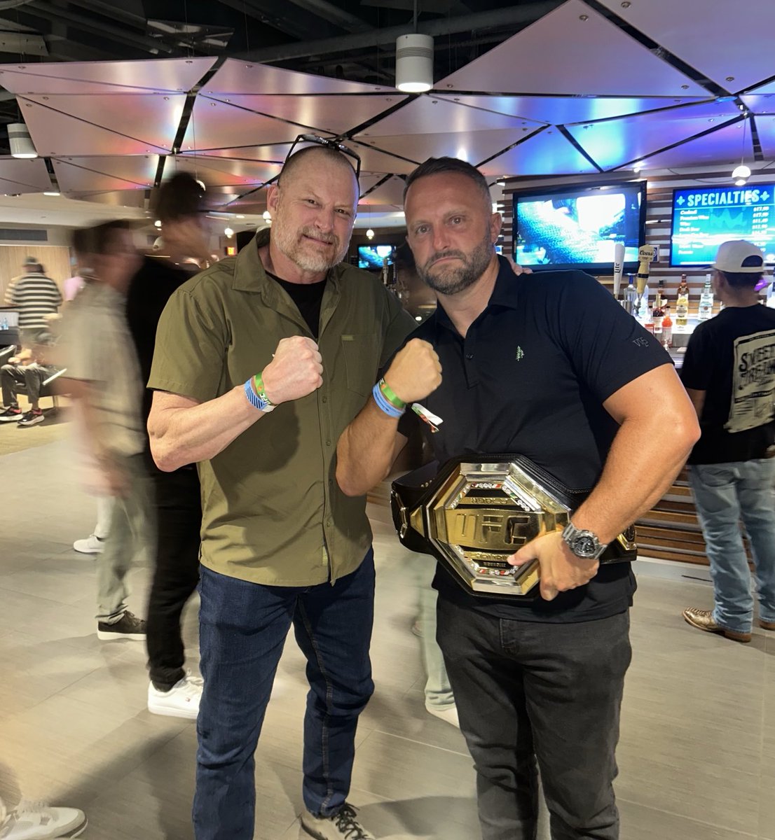 CoachJonSumrall's tweet image. Tonight @CoachCraddock defending the #RMFW Belt vs @rustywhitt #UFC318