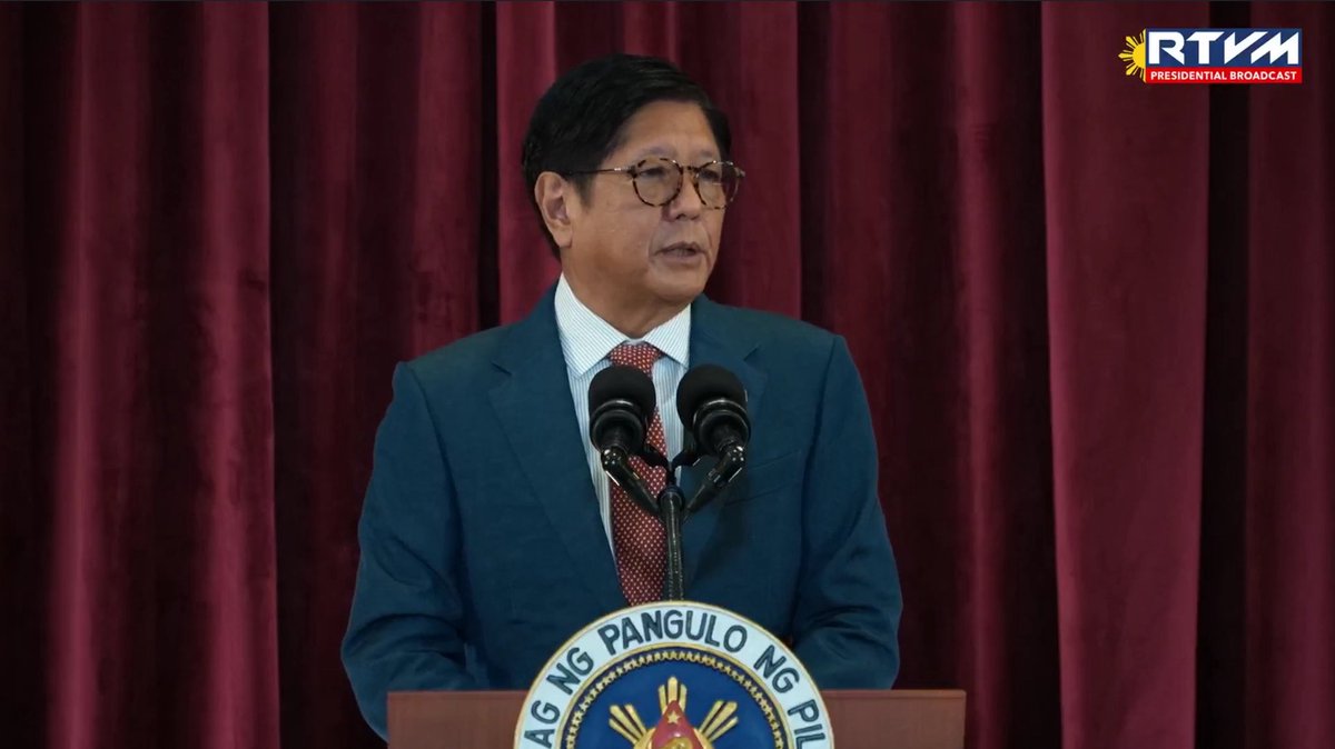 HAPPENING NOW: President Ferdinand R. Marcos Jr. delivers his departure statement at the Villamor Air Base in Pasay City on Sunday (July 20, 2025) as he departs for Washington, D.C., United States of America for a three-day official visit. 

As in his previous overseas trips,