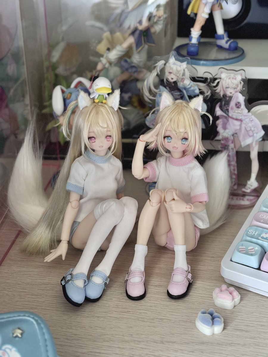 .
           へ            ╱| 
      ૮  •   ՛ )  ♡  (`   -  7
       /   ⁻  ៸|         |、⁻〵
   ໒ (ˍ, ل ل         じしˍ,) ੭