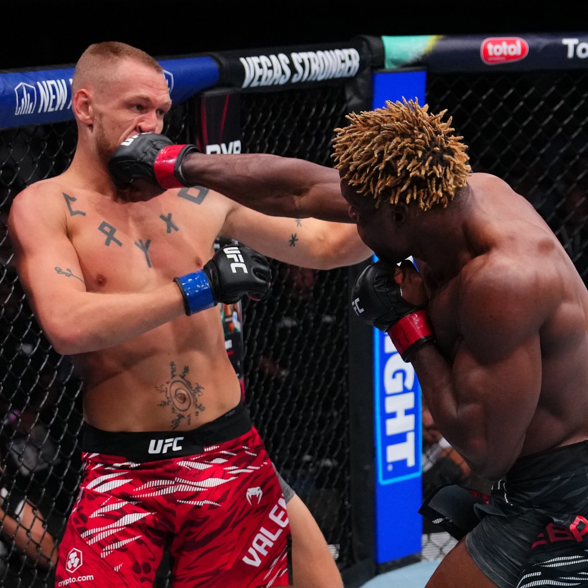 UFCEurope's tweet image. The Silent Assassin ๐คซ #UFC318
7 knockouts in a row for Ateba Gautier!