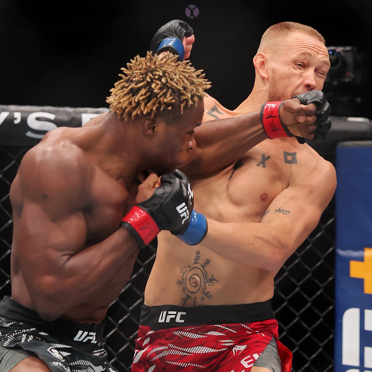 UFCEurope's tweet image. The Silent Assassin ๐คซ #UFC318
7 knockouts in a row for Ateba Gautier!