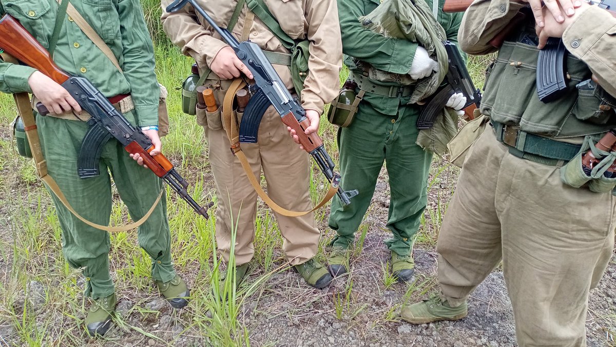 〈速報〉
我が勇敢なる解放軍兵士は、米帝軍101空挺師団を撃滅した。我が方は1名が軽微な負傷を負った。