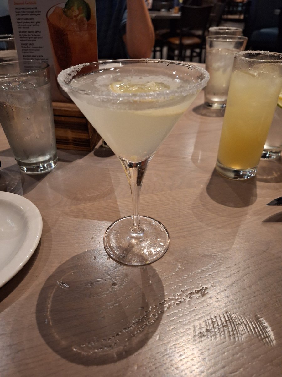 BenzoHusky's tweet image. Lemondrop martinis  yum~