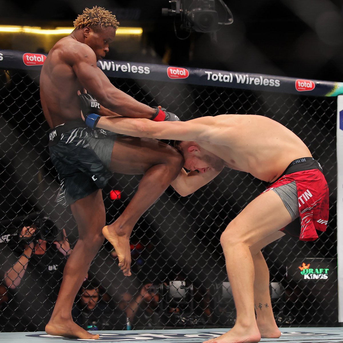 UFCEurope's tweet image. The Silent Assassin ๐คซ #UFC318
7 knockouts in a row for Ateba Gautier!
