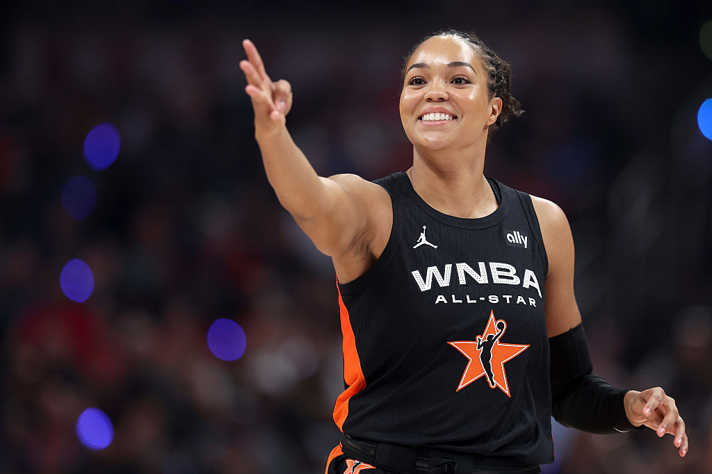 WNBAComms's tweet image. With 36 points and counting, Napheesa Collier now holds the all-time WNBA All-Star Game scoring record, passing Arike Ogunbowale’s previous mark of 34 points in 2024.