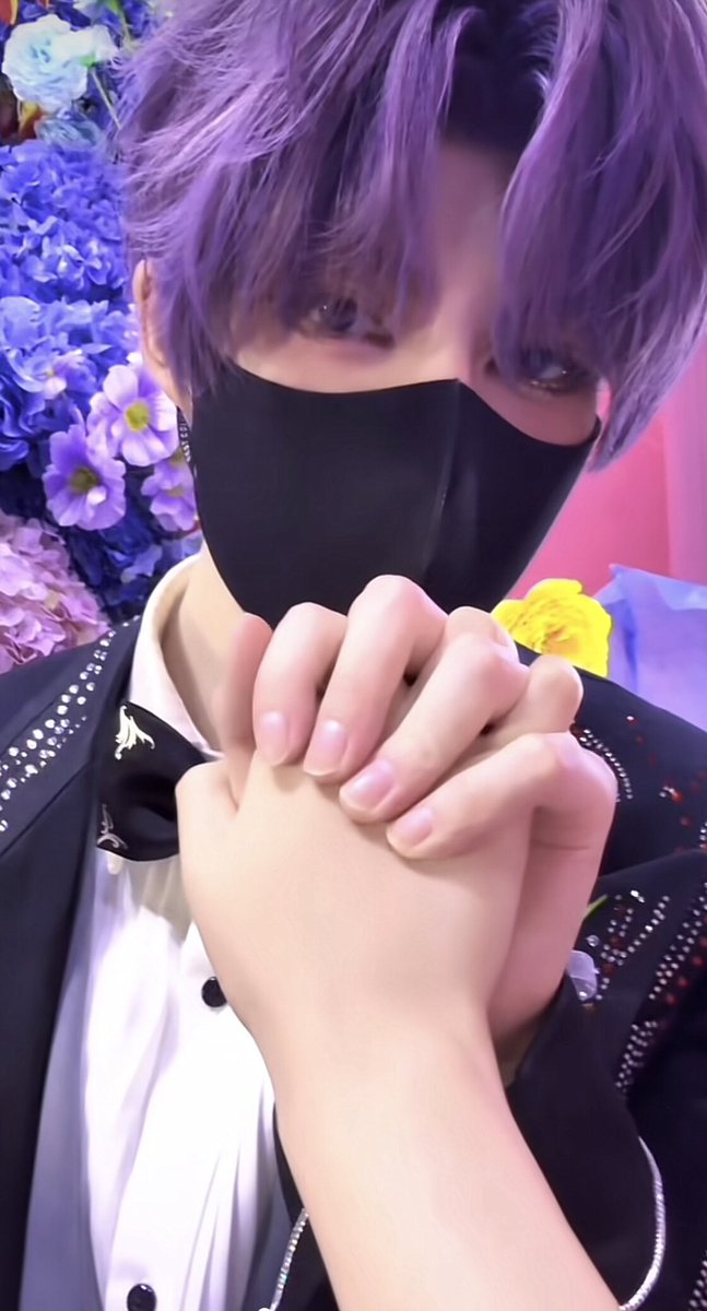 ashleyasakky's tweet image. 本国イベの公式ホムラさんの手見てよ
男性なのに爪の形が綺麗なのホムラさんぽくて◎だし中指の小さな皮向け可愛いくない?(*´-`)
(ちなみにセイヤにも皮向けあった)
ホムラさんにとって手は大事だからね♡
これは高評価できる✨