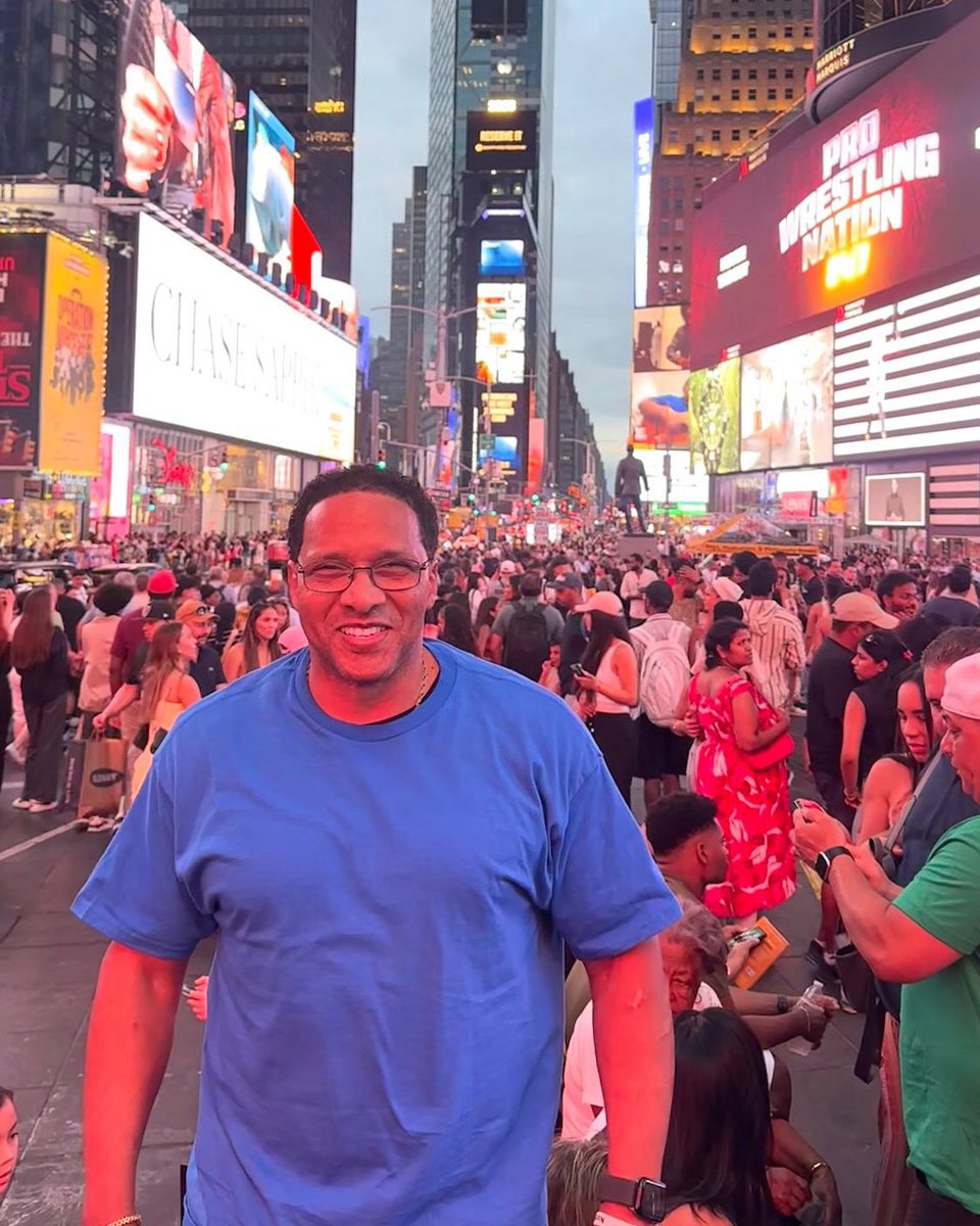 Carlducena's tweet image. ￼New York City’s Time Square is so action packed, alive and full of energy.

It’s like every single person is enjoying the beauty that’s going on out here.