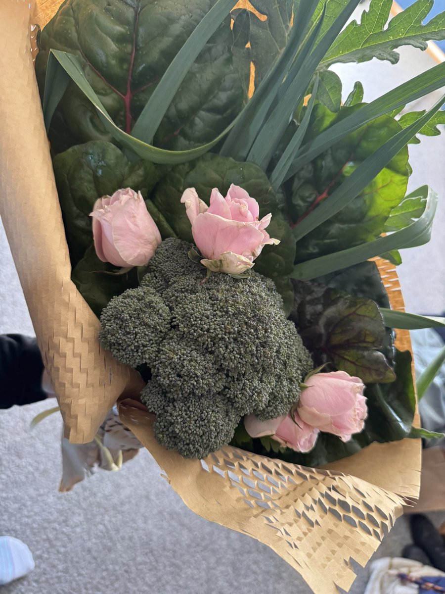 HdizzyDizzle's tweet image. Tried to make a bouquet for Adult child birthday but my garden only had veges.
