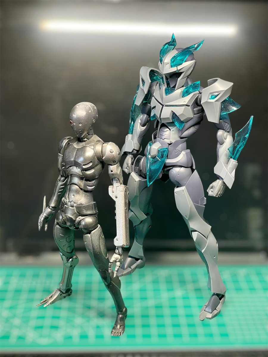 Blaze_On_Bloom's tweet image. よく動く男性素体が欲しくなってメフィストさんをパチ組み
何気に初メガロマリア!
評判通りめちゃ良く動く!
あとプラの質感がすごく良くてパチ組みでも非常に映える👍✨
欲を言えばもう一回り小柄な方が良かったかな〜
鹵獲転用体くんと中間くらいのサイズ感のが欲しいんだ〜