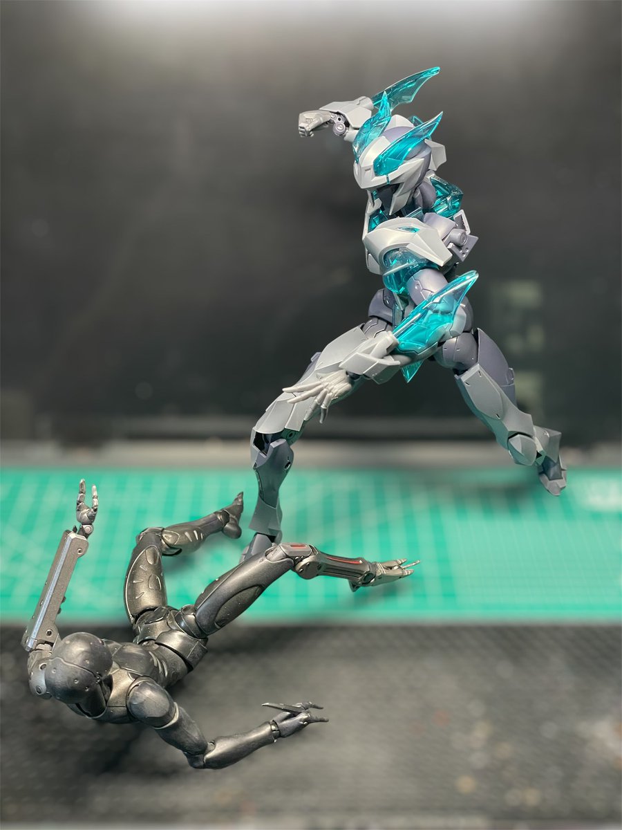 Blaze_On_Bloom's tweet image. よく動く男性素体が欲しくなってメフィストさんをパチ組み
何気に初メガロマリア!
評判通りめちゃ良く動く!
あとプラの質感がすごく良くてパチ組みでも非常に映える👍✨
欲を言えばもう一回り小柄な方が良かったかな〜
鹵獲転用体くんと中間くらいのサイズ感のが欲しいんだ〜