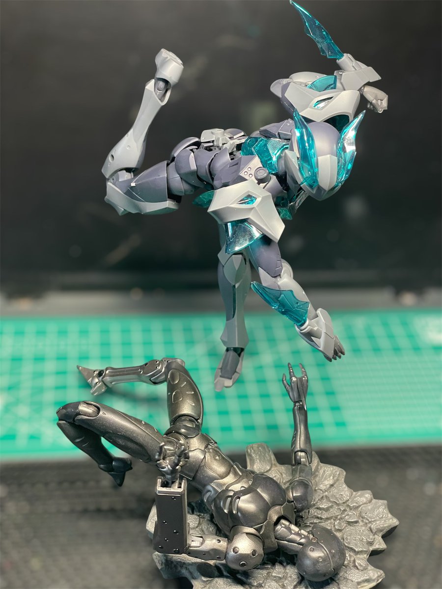 Blaze_On_Bloom's tweet image. よく動く男性素体が欲しくなってメフィストさんをパチ組み
何気に初メガロマリア!
評判通りめちゃ良く動く!
あとプラの質感がすごく良くてパチ組みでも非常に映える👍✨
欲を言えばもう一回り小柄な方が良かったかな〜
鹵獲転用体くんと中間くらいのサイズ感のが欲しいんだ〜