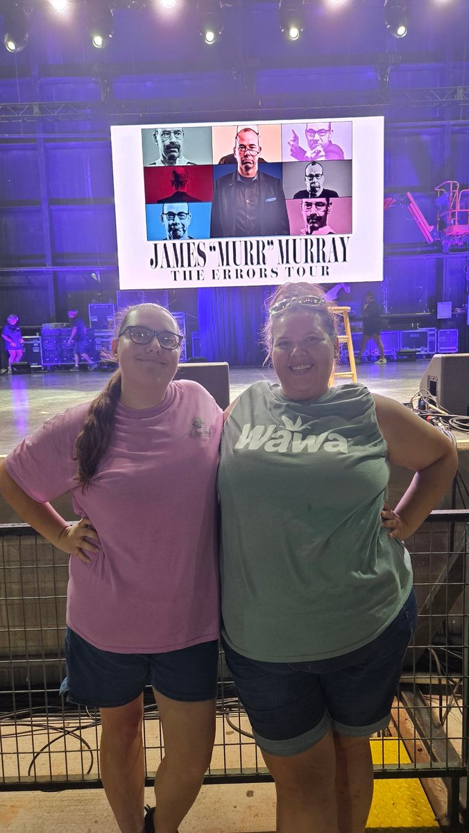britt3___'s tweet photo. Saw Murr live tonight at my local theme park!! Let's just say it was a WILD night!! @jamessmurray @JokersTBS https://t.co/gn7ZPilLLq