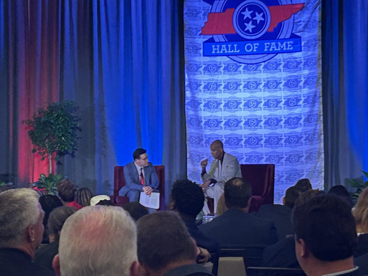 ClowESPN's tweet image. An @AustinEastHS legend, the great Elston Turner had an awesome and rowdy contingent on hand at the Tennessee Sports Hall of Fame ceremony. Turner has coached forever, but he was a terrific player at @OleMissMBB. A ferocious defender.