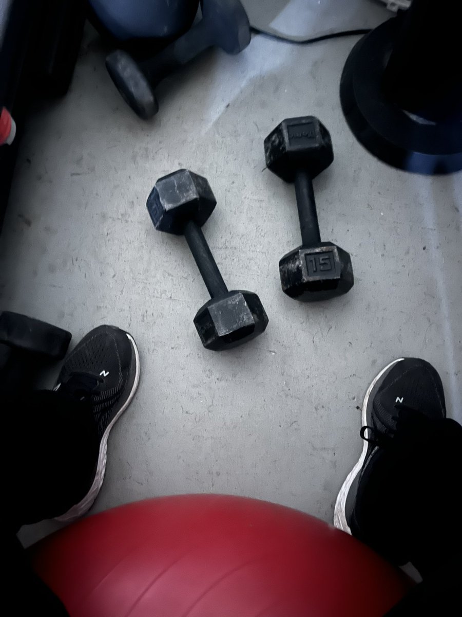 DrRenaeBryant's tweet image. Thx @LorenaRubio123 & @ValChavez2024 for both the inspiration to do the workouts and post. 7/19/25 dog walk 15 min.; elliptical 20 min.; treadmill 25; upper body: shldr raise, biceps curl, barrel hug; & abs on ball. I will work on a basic calendar for August. #FitLeaders…