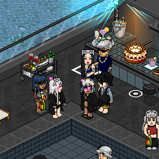 ayumihabblet's tweet image. Comemoração pois o pai de santo está cumprindo com o o proposito de limpar as energias negativas da família ;) 

 @yTrafica meu amor todinho &amp;lt;3 e minha cunhadinha @_souzlar ;)