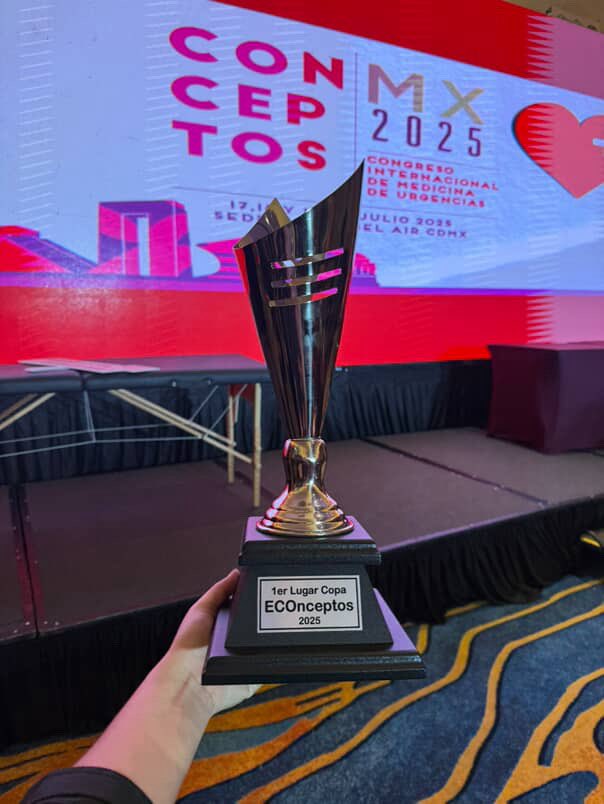 umanamd's tweet image. ¡Felicitaciones a los Residentes del Posgrado de Medicina de Emergencias de #CostaRica por haber ganado la Copa de #POCUS ECOnceptos en México!