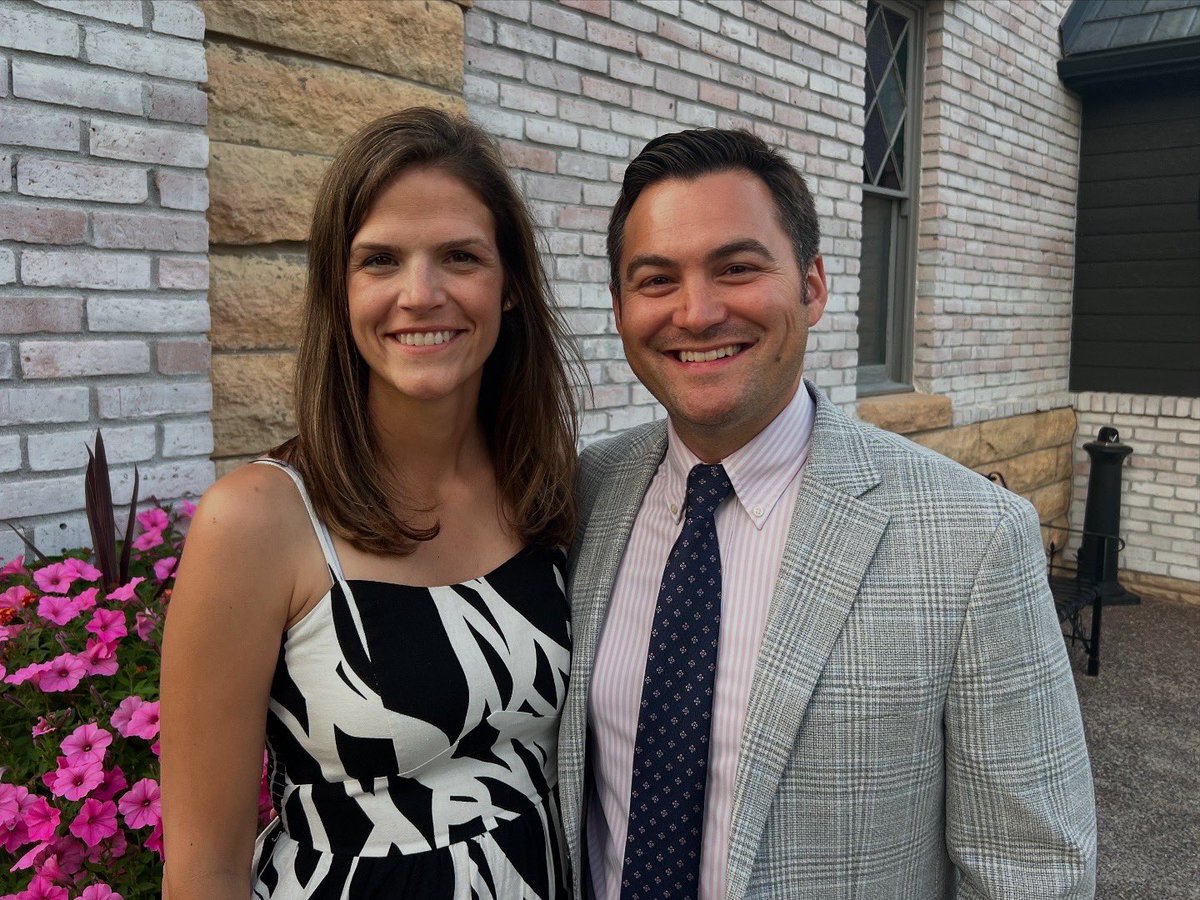 ZachDuckworth's tweet image. When the first LA (legislative assistant) you had the pleasure to work with gets married. Congrats Spencer and Allie! 👍😀🇺🇸